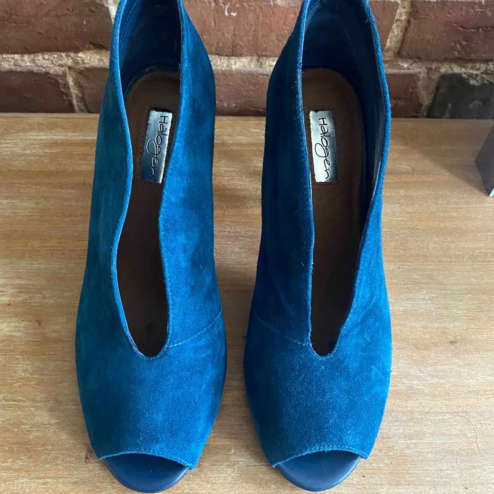 Halogen size 8 teal suede heels